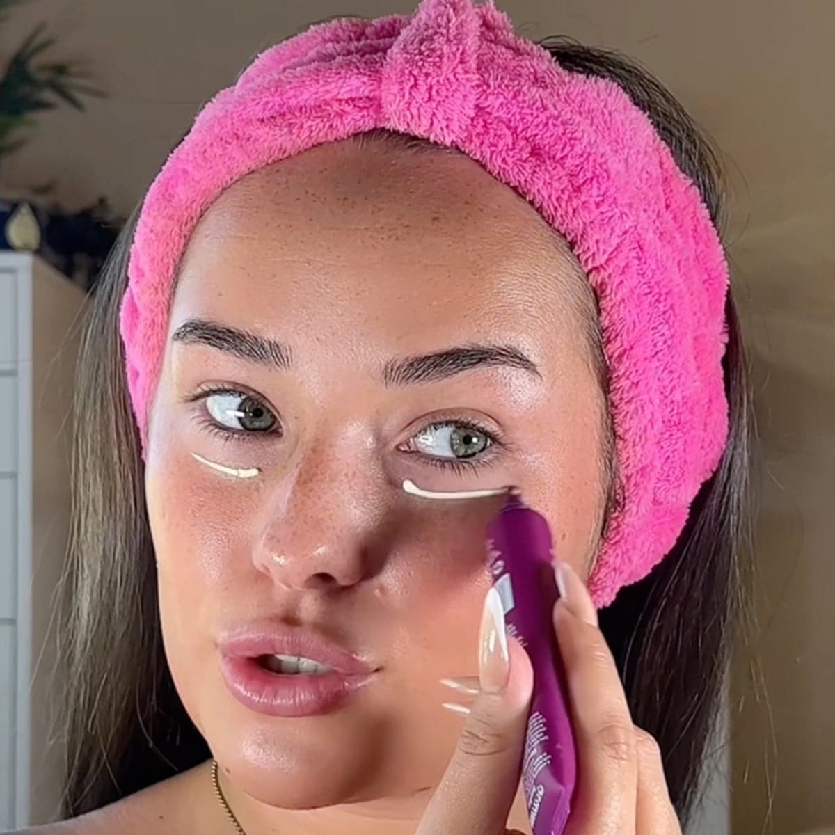 Free Brightening Vitamin E Eye Cream - Give Me Cosmetics